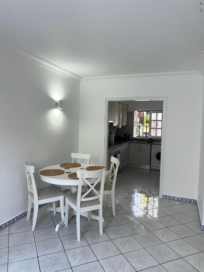 Relaxing 2 Bedroom House 5 Minutes Away From Vilamoura Marina Quarteira Exterior foto