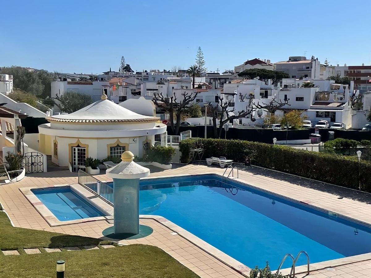 Relaxing 2 Bedroom House 5 Minutes Away From Vilamoura Marina Quarteira Exterior foto